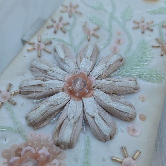 Vintage V2 clasp clutch purse Thin